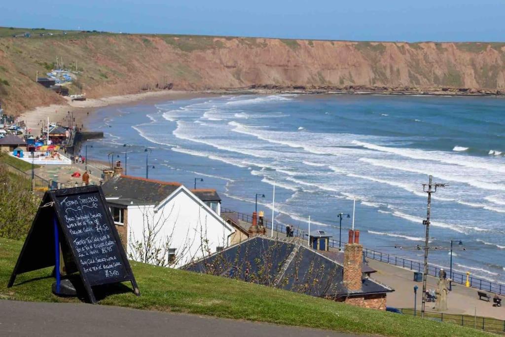 Tidesreach Filey, Sleeps 13, Close To Beach Exterior photo