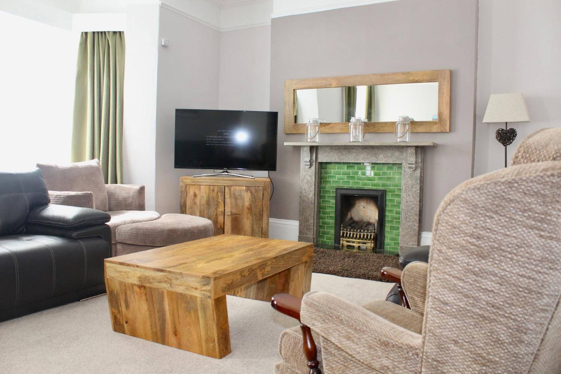 Tidesreach Filey, Sleeps 13, Close To Beach Exterior photo